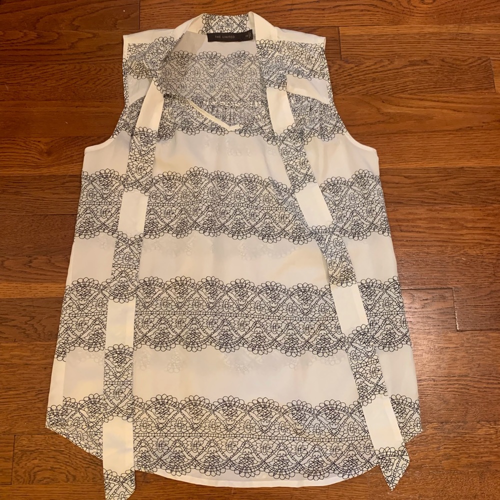 The Limited-Sleeveless Blouse. Size XS